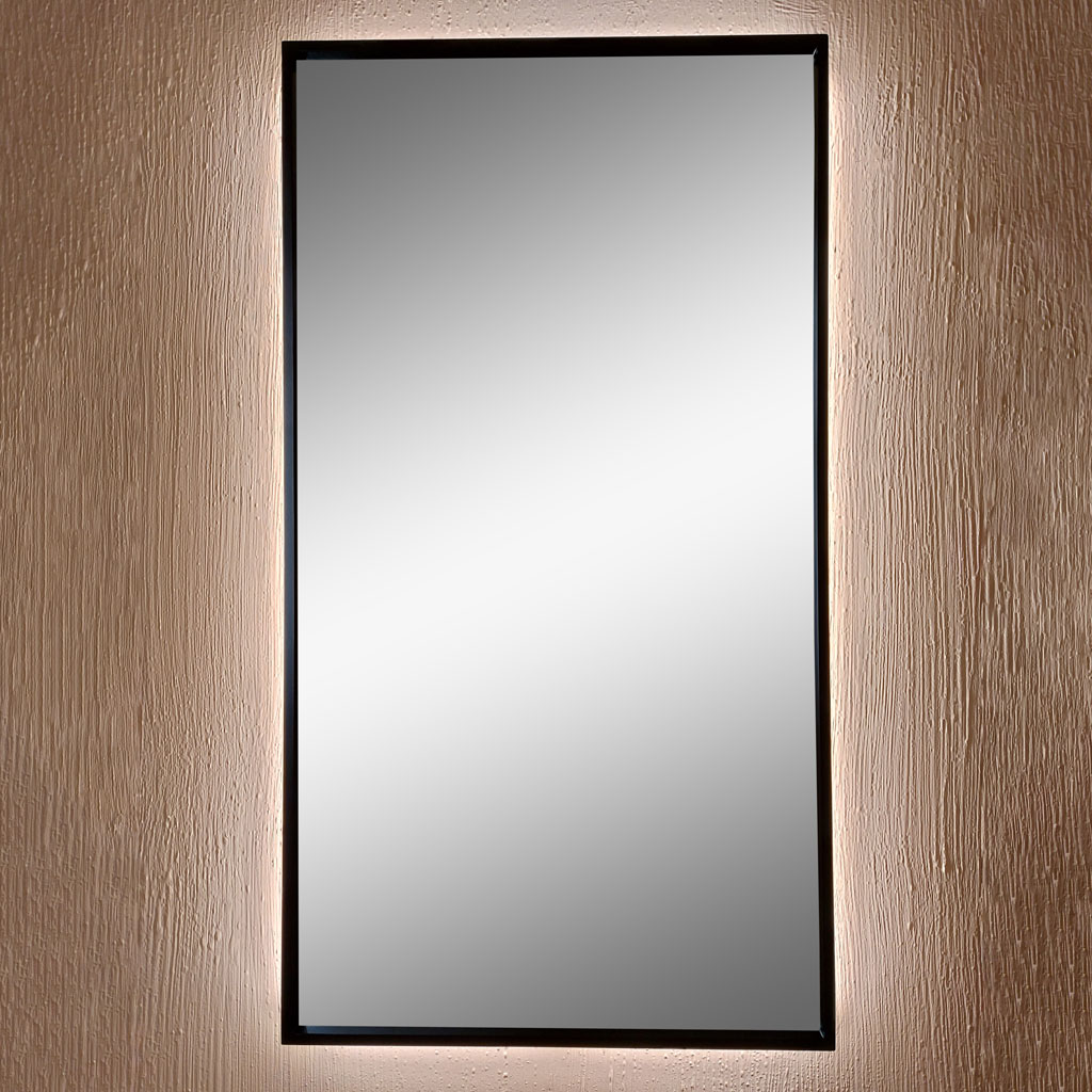 Черное зеркало в раме с подсветкой прямоугольное