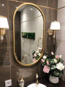 Капсульное овальное зеркало без подсветки цвет латунь