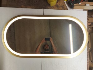Зеркало овальное в раме с фронтальной подсветкой